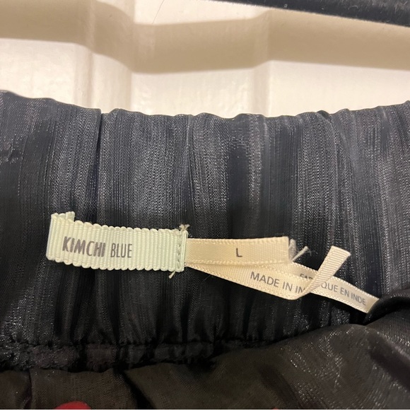 Kimchi Blue Sequence Tulle Skirt- Black - Picture 3 of 6